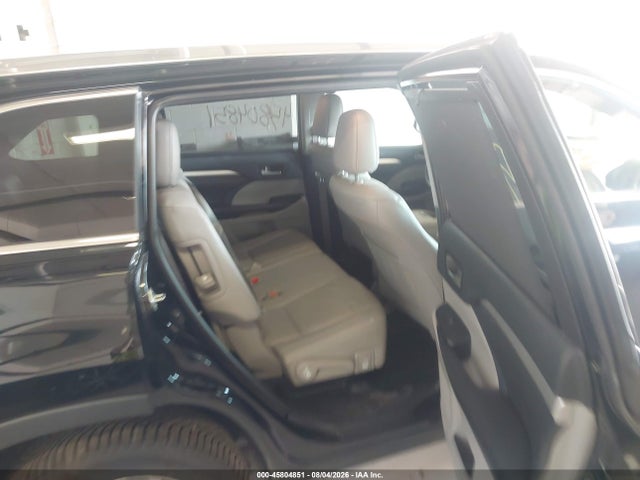 45804851 :رقم المزاد ، 5TDJZRFH8KS951350 vin ، 2019 Toyota Highlander Xle مزاد بيع