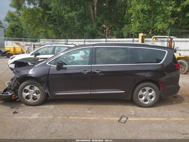 Aukcja sprzedaży 2017 Chrysler Pacifica Touring-l Plus, vin: 2C4RC1EG5HR706196, numer aukcji: 45804929