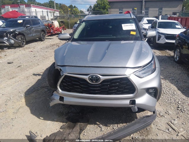 Продажа на аукционе авто 2022 Toyota Highlander Xle, vin: 5TDGZRBHXNS575402, номер лота: 45804980