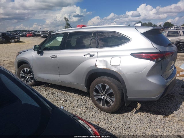 Продажа на аукционе авто 2022 Toyota Highlander Xle, vin: 5TDGZRBHXNS575402, номер лота: 45804980