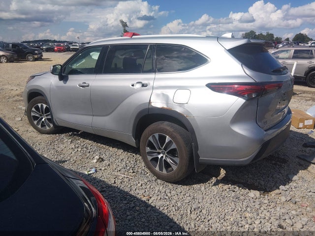 Продажа на аукционе авто 2022 Toyota Highlander Xle, vin: 5TDGZRBHXNS575402, номер лота: 45804980