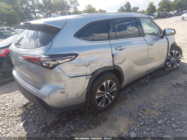 Продажа на аукционе авто 2022 Toyota Highlander Xle, vin: 5TDGZRBHXNS575402, номер лота: 45804980