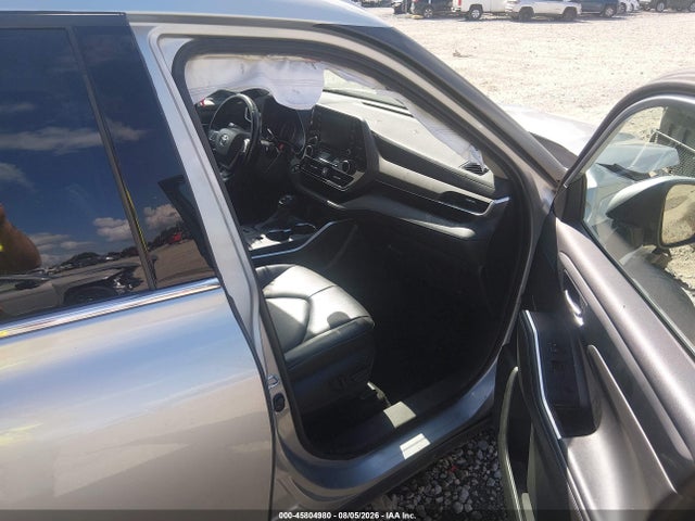 Продажа на аукционе авто 2022 Toyota Highlander Xle, vin: 5TDGZRBHXNS575402, номер лота: 45804980