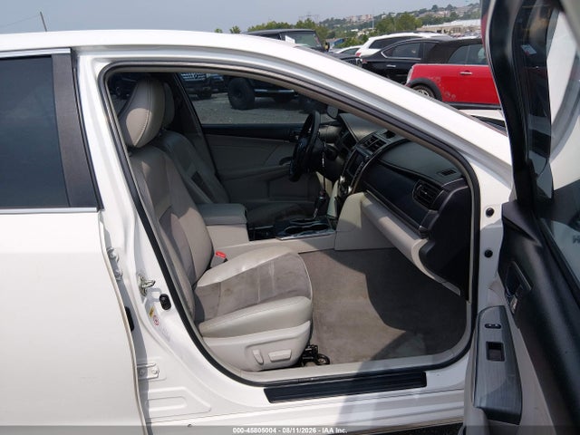 2014 Toyota Camry Hybrid Xle მანქანა იყიდება აუქციონზე, vin: 4T1BD1FK1EU105735, აუქციონის ნომერი: 45805004