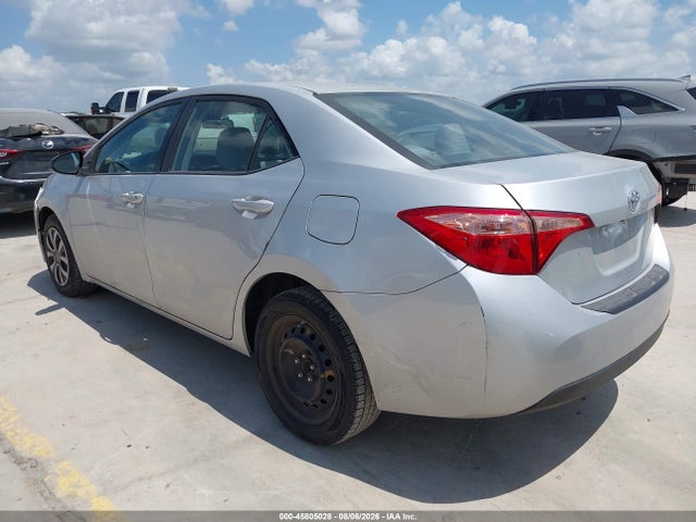 Toyota COROLLA LE 2018 5YFBURHE6JP756750 Image 3
