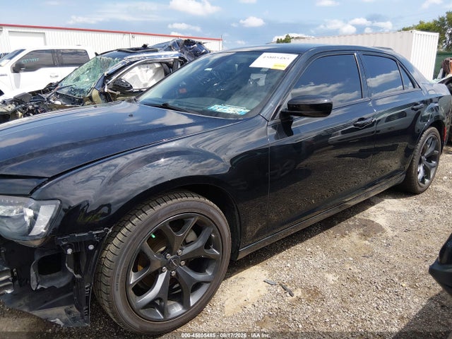Auction sale of the 2022 Chrysler 300 Touring, vin: 2C3CCAAG5NH268409, lot number: 45805485