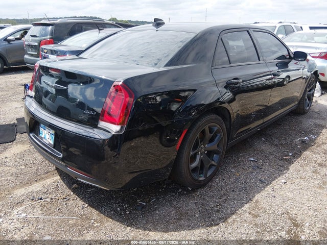 Auction sale of the 2022 Chrysler 300 Touring, vin: 2C3CCAAG5NH268409, lot number: 45805485