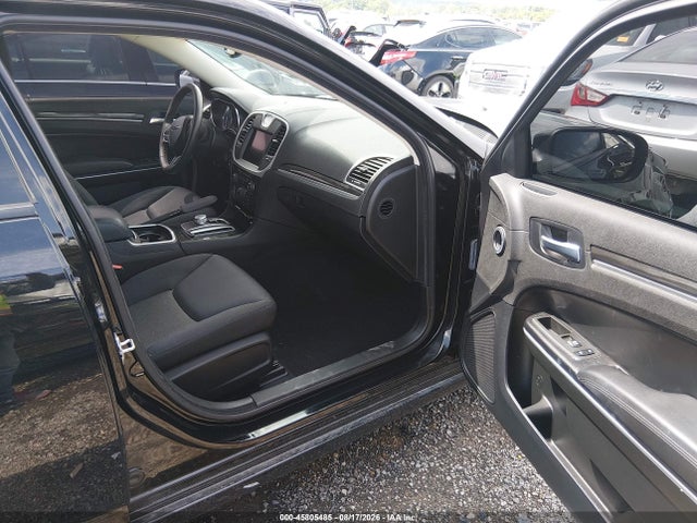 Auction sale of the 2022 Chrysler 300 Touring, vin: 2C3CCAAG5NH268409, lot number: 45805485