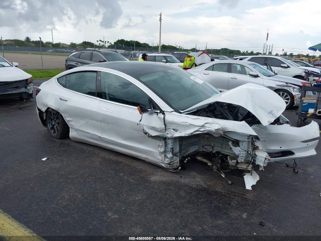 Продаж на аукціоні авто 2019 Tesla Model 3 Long Range/mid Range/standard Range/standard Range Plus, vin: 5YJ3E1EA4KF415915, номер лоту: 45805597