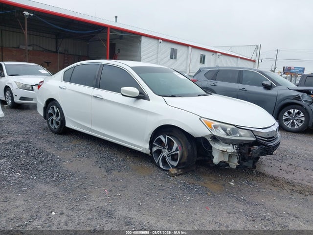 2017 1HGCR2F38HA123715 main image