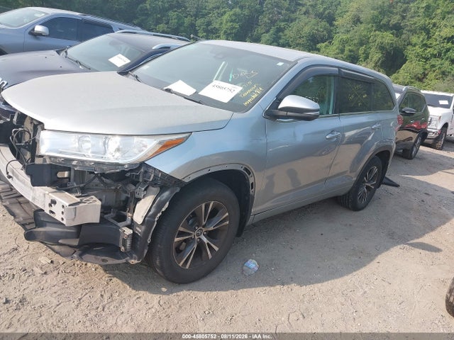2018 Toyota Highlander Le მანქანა იყიდება აუქციონზე, vin: 5TDBZRFH8JS851526, აუქციონის ნომერი: 45805752