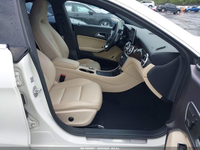 45805891 :رقم المزاد ، WDDSJ4EB8FN239837 vin ، 2015 Mercedes-benz Cla 250 مزاد بيع