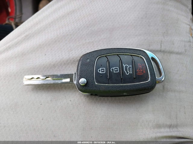 Продажа на аукционе авто 2017 Hyundai Santa Fe Se, vin: KM8SMDHF2HU222973, номер лота: 45806210