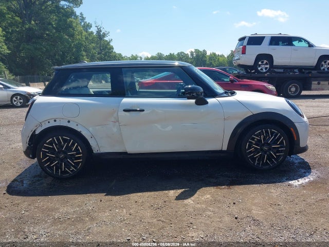 45806296 :رقم المزاد ، WMW23GD06S2W32492 vin ، 2025 Mini Hardtop Cooper S مزاد بيع