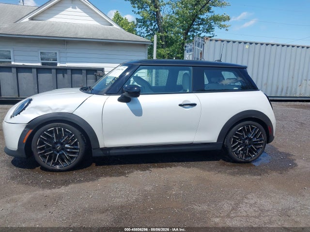 45806296 :رقم المزاد ، WMW23GD06S2W32492 vin ، 2025 Mini Hardtop Cooper S مزاد بيع