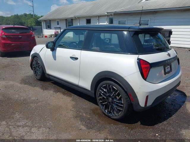 45806296 :رقم المزاد ، WMW23GD06S2W32492 vin ، 2025 Mini Hardtop Cooper S مزاد بيع