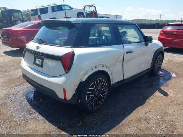 45806296 :رقم المزاد ، WMW23GD06S2W32492 vin ، 2025 Mini Hardtop Cooper S مزاد بيع