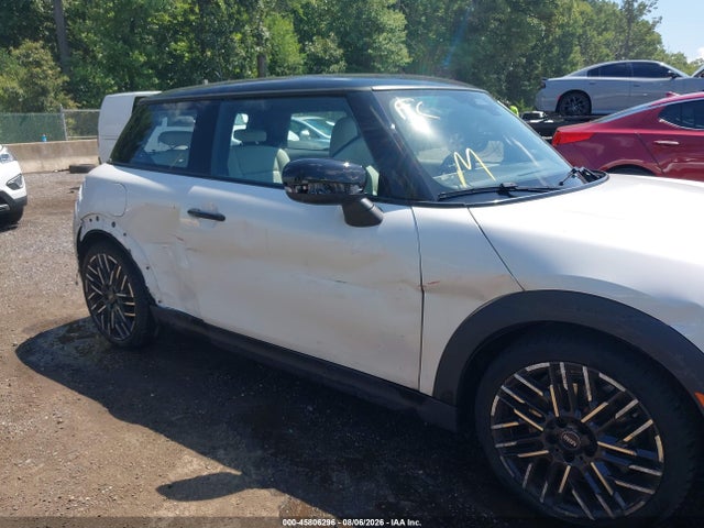 45806296 :رقم المزاد ، WMW23GD06S2W32492 vin ، 2025 Mini Hardtop Cooper S مزاد بيع