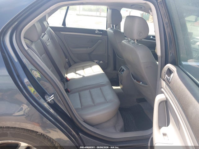 45806301 :رقم المزاد ، 3VWSF71K35M611657 vin ، 2005 Volkswagen Jetta 2.5 مزاد بيع