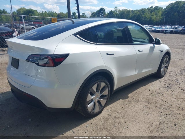 7SAYGDEE3RA220077 Tesla Model Y Long Range Dual Motor All-wheel Drive