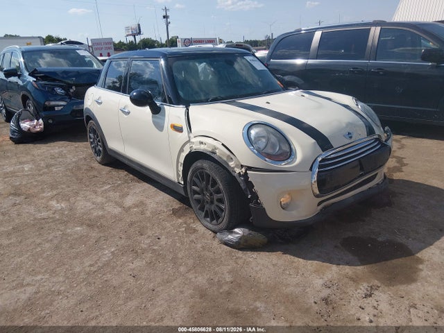 Продаж на аукціоні авто 2015 Mini Hardtop Cooper, vin: WMWXS5C57FT832758, номер лоту: 45806628