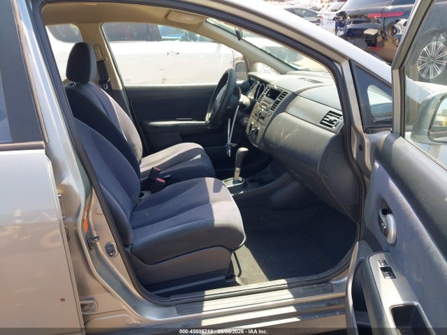 45806713 :رقم المزاد ، 3N1BC13E18L386765 vin ، 2008 Nissan Versa 1.8 S مزاد بيع