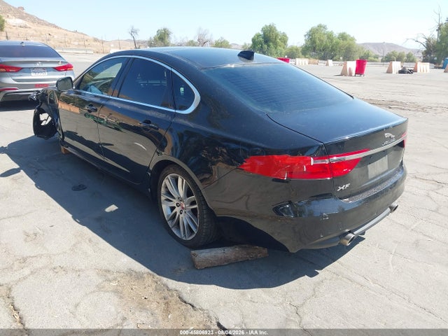 Jaguar Xf 35t Prestige 2016 SAJBE4BV1GCY14159 Image 3
