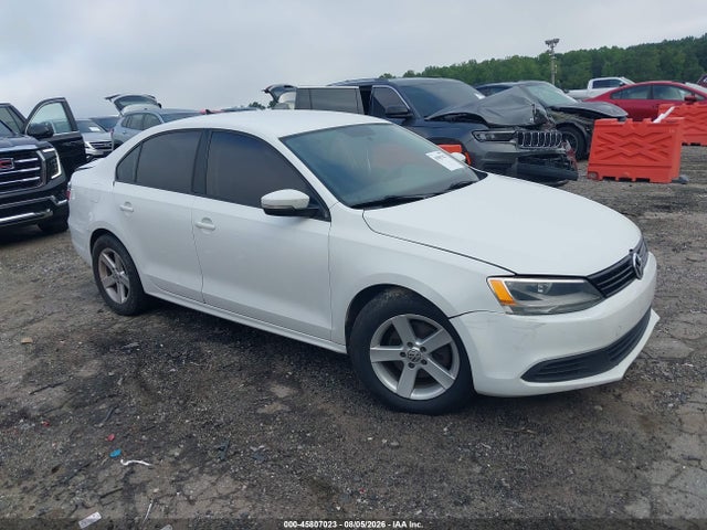 2014 Volkswagen Jetta 1.8t Se მანქანა იყიდება აუქციონზე, vin: 3VWD17AJXEM305019, აუქციონის ნომერი: 45807023