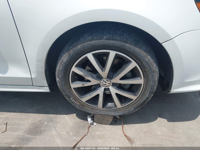 45807134 :رقم المزاد ، 3VWDB7AJ6HM257083 vin ، 2017 Volkswagen Jetta 1.4t Se مزاد بيع