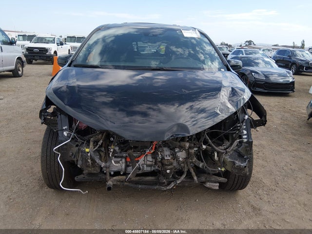 Toyota Sienna Woodland Edition 2025 5TDCSKFC3SS175878 Image 13