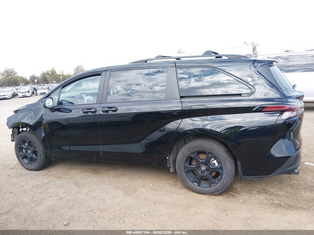 Toyota Sienna Woodland Edition 2025 5TDCSKFC3SS175878 Image 15