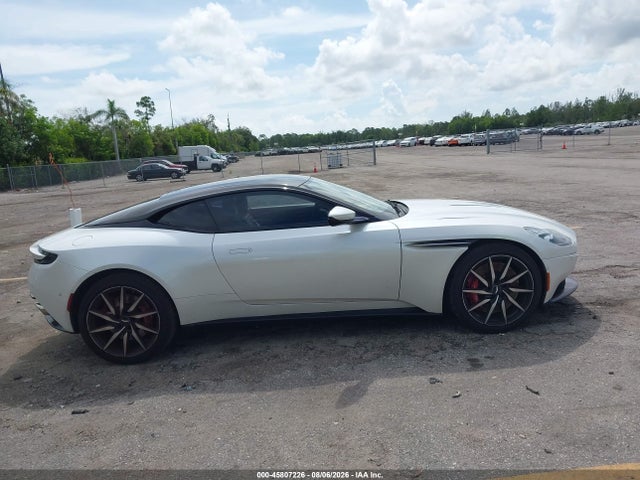 Aston Martin Db11 Launch Edition 2017 SCFRMFAV1HGL02877 Image 13