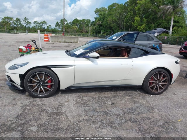 Aston Martin Db11 Launch Edition 2017 SCFRMFAV1HGL02877 Image 14
