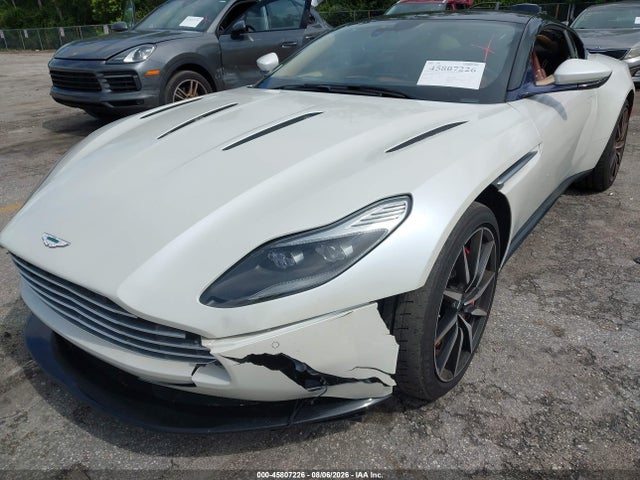 Aston Martin Db11 Launch Edition 2017 SCFRMFAV1HGL02877 Image 17