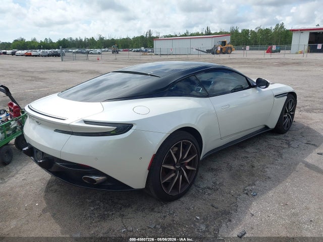 Aston Martin Db11 Launch Edition 2017 SCFRMFAV1HGL02877 Image 4