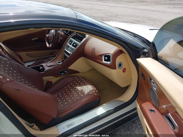 Aston Martin Db11 Launch Edition 2017 SCFRMFAV1HGL02877 Image 5