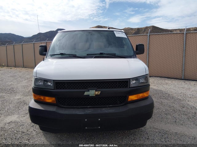 1GAWGEFG1J1281494 Chevrolet Express 2500 Ls