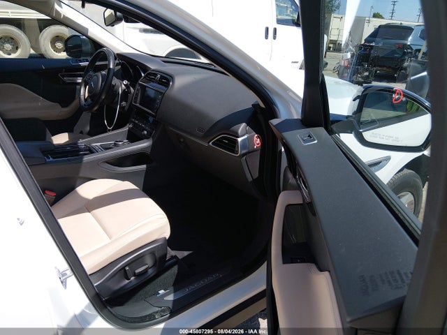 Jaguar F-pace 25t Premium 2018 SADCJ2FX7JA279909 Image 5