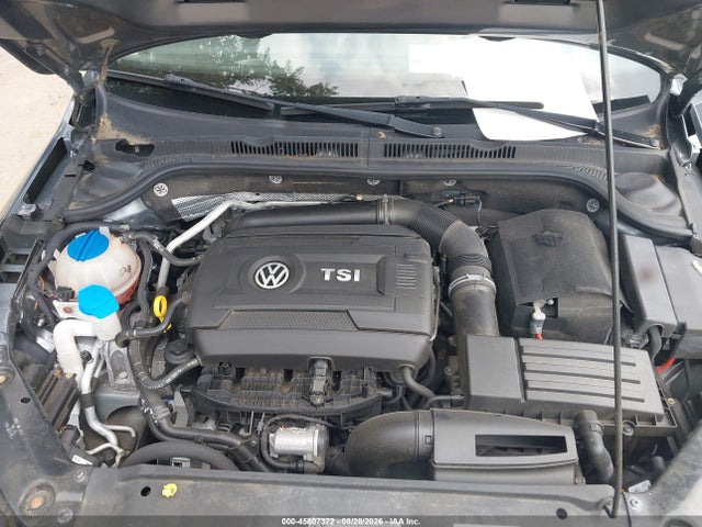 45807372 :رقم المزاد ، 3VWD17AJ0FM218943 vin ، 2015 Volkswagen Jetta 1.8t Se مزاد بيع