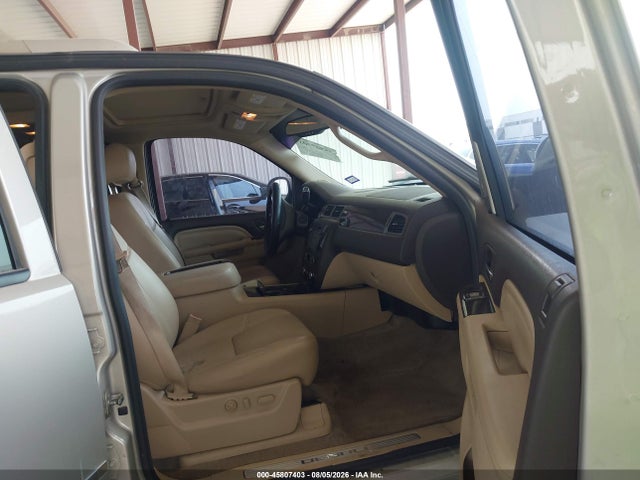2014 Gmc Yukon Xl 1500 Denali მანქანა იყიდება აუქციონზე, vin: 1GKS1MEF6ER210538, აუქციონის ნომერი: 45807403