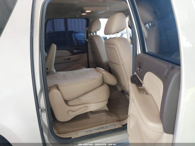 2014 Gmc Yukon Xl 1500 Denali მანქანა იყიდება აუქციონზე, vin: 1GKS1MEF6ER210538, აუქციონის ნომერი: 45807403