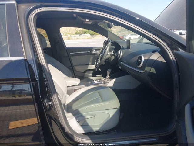 Audi A3 40 Premium/40 Titanium Premium 2019 WAUAUGFF2K1010357 Image 5