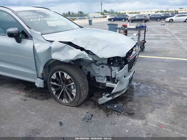 Volvo Xc60 B5 Plus 2026 YV4M12RC9T1479683 Image 17