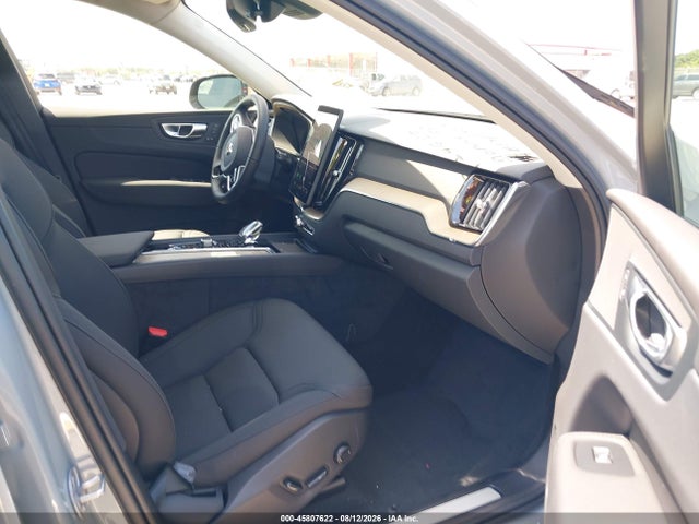 Volvo Xc60 B5 Plus 2026 YV4M12RC9T1479683 Image 5