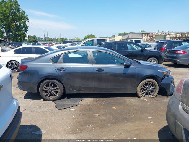 2024 Kia Forte Lxs მანქანა იყიდება აუქციონზე, vin: 3KPF24AD8RE779178, აუქციონის ნომერი: 45807708