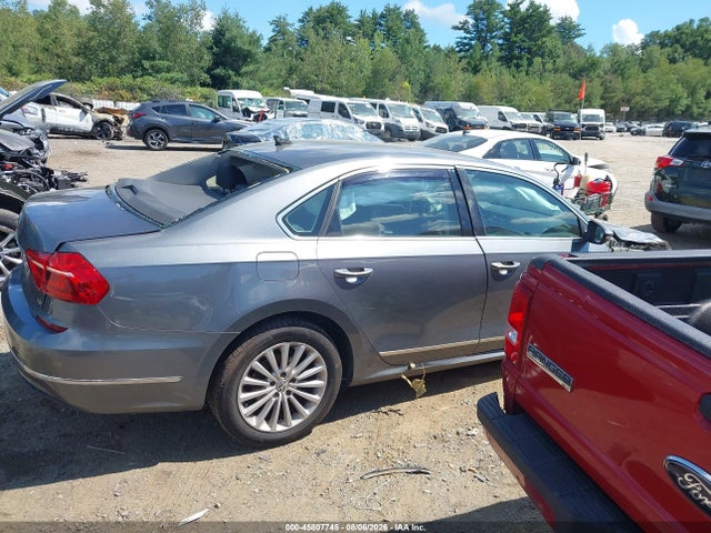 1VWBT7A35GC061724 Volkswagen Passat 1.8t Se
