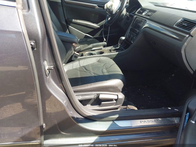 1VWBT7A35GC061724 Volkswagen Passat 1.8t Se