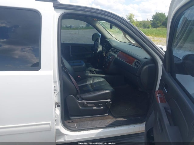 45807799 :رقم المزاد ، 1GNSCJE02ER115062 vin ، 2014 Chevrolet Suburban C1500 Lt مزاد بيع