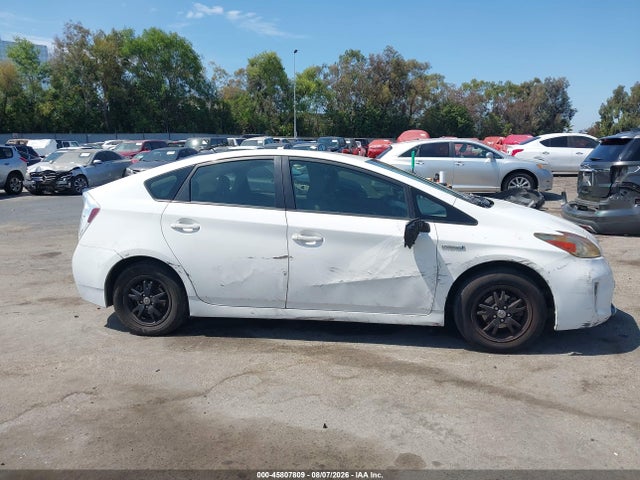 JTDKN3DU6F1965053 Toyota Prius Two
