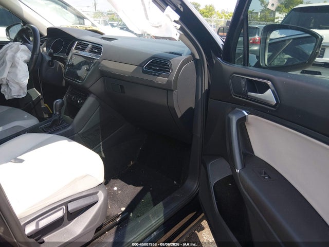 Aukcja sprzedaży 2018 Volkswagen Tiguan 2.0t Se/2.0t Sel, vin: 3VV3B7AX0JM175960, numer aukcji: 45807958